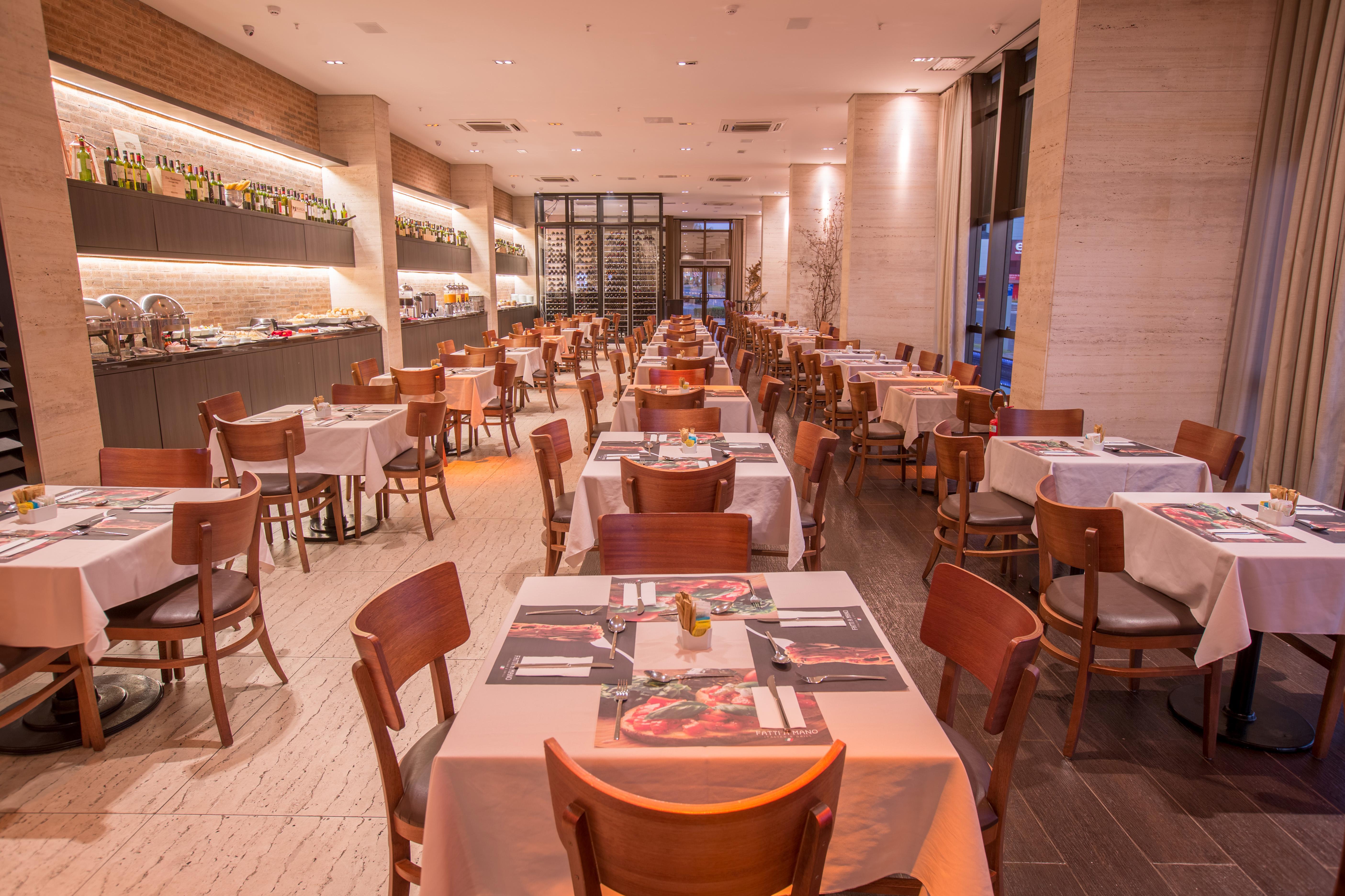 Cullinan Hplus Premium 브라질리아 외부 사진 Restaurant